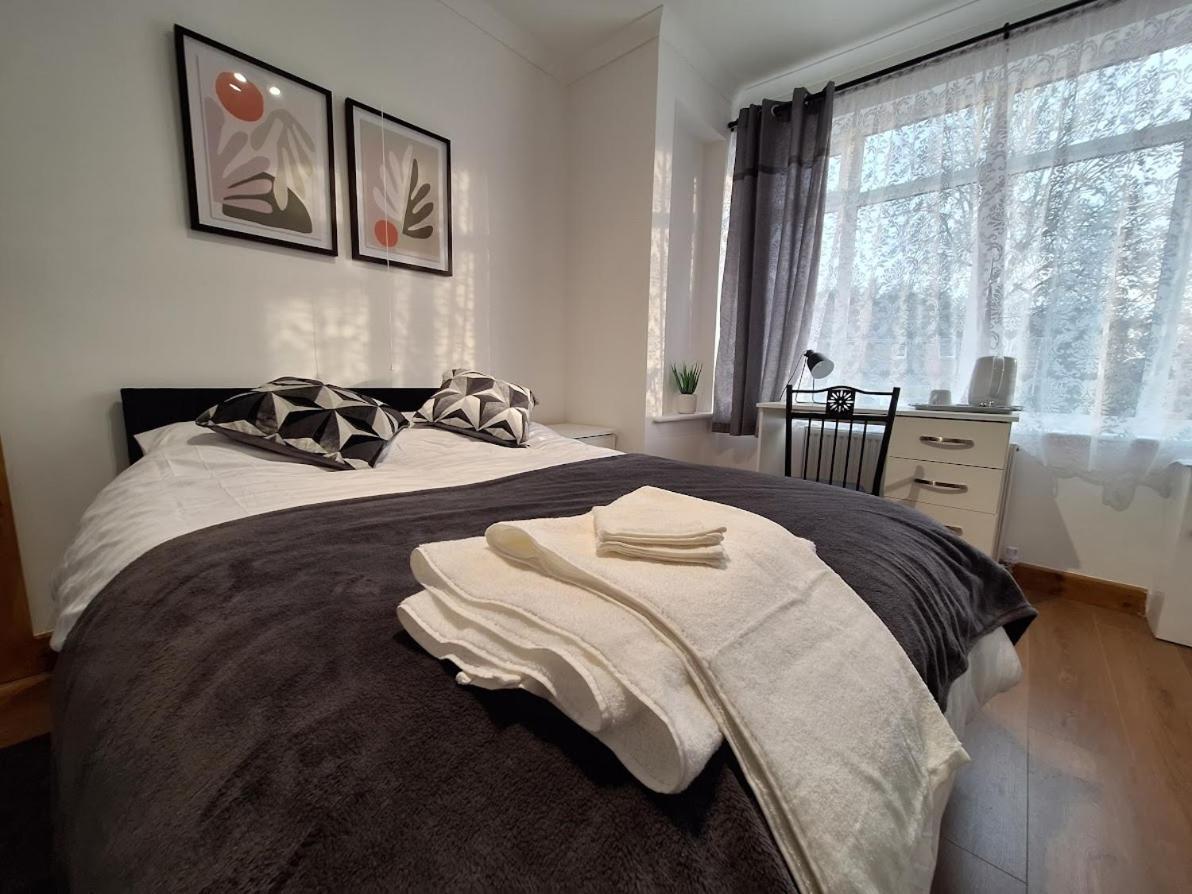 Uplands Grove Bungalow Ξενοδοχείο Γούλβερχαμπτον Εξωτερικό φωτογραφία