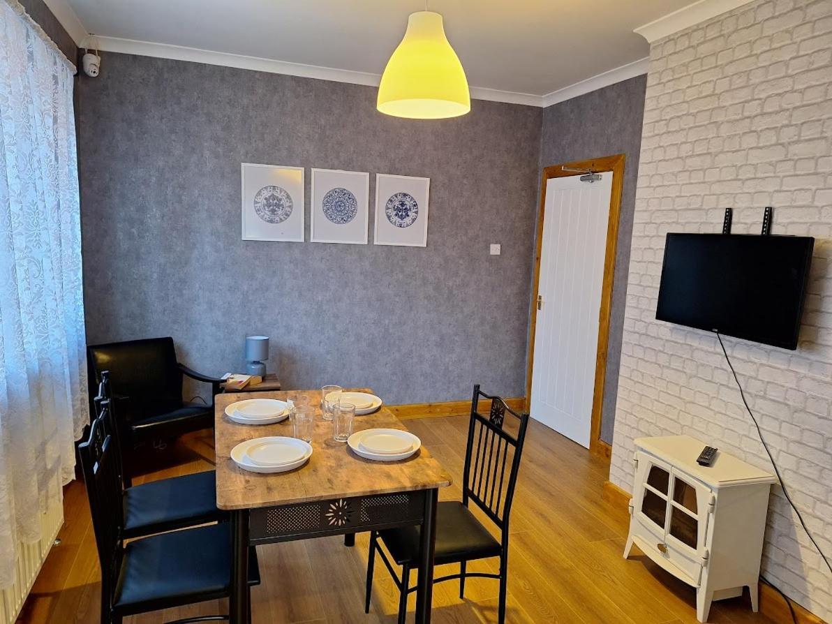 Uplands Grove Bungalow Ξενοδοχείο Γούλβερχαμπτον Εξωτερικό φωτογραφία